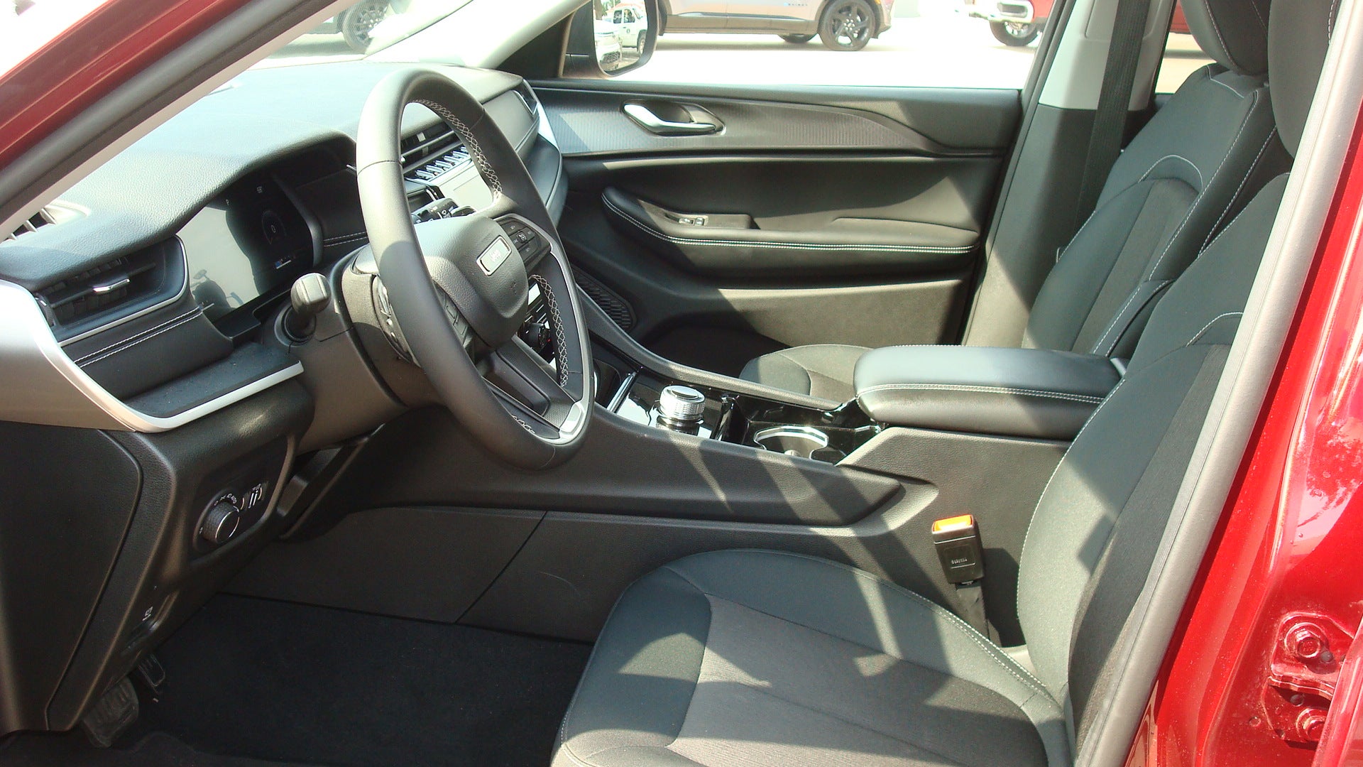 2023 Jeep Grand Cherokee L Laredo