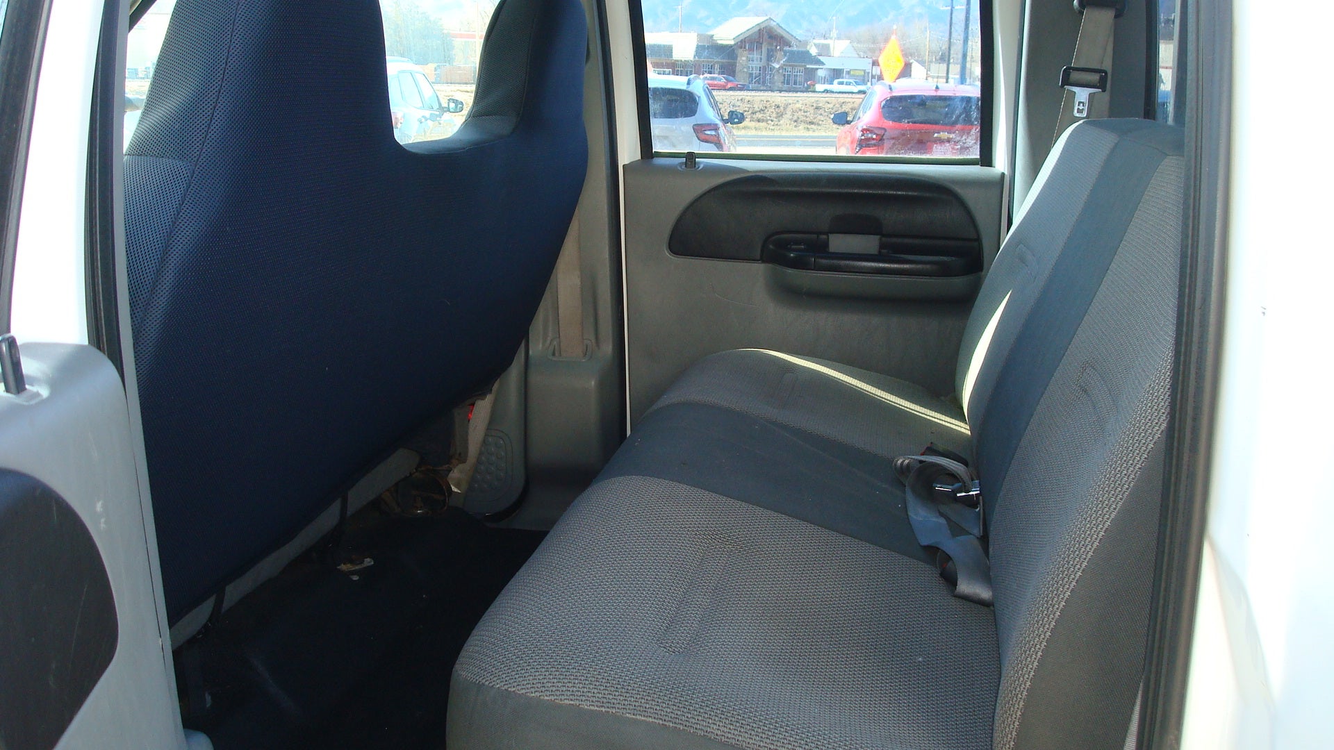 2006 Ford Super Duty F-350 DRW XL