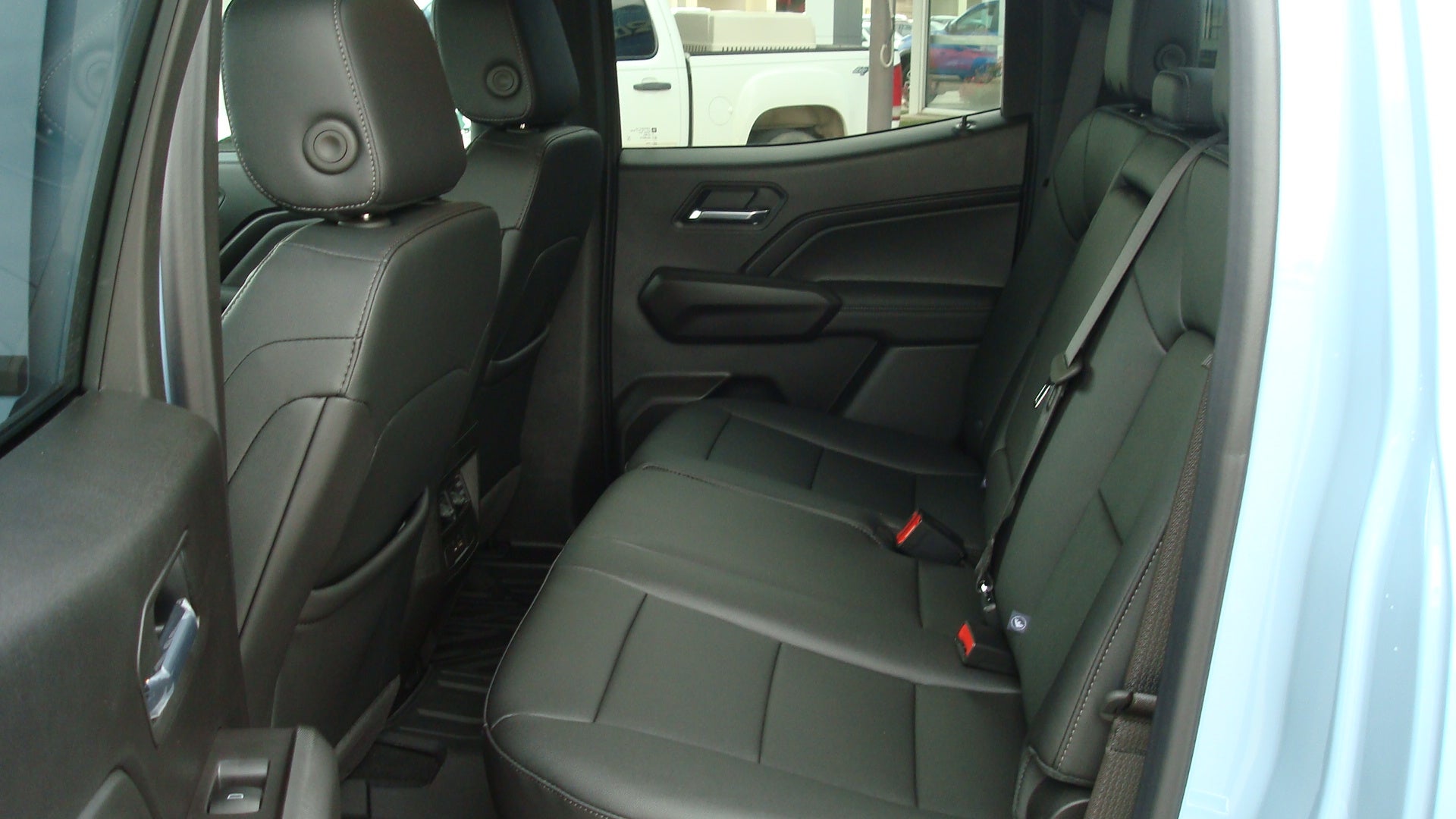 2025 Chevrolet Colorado WT/LT