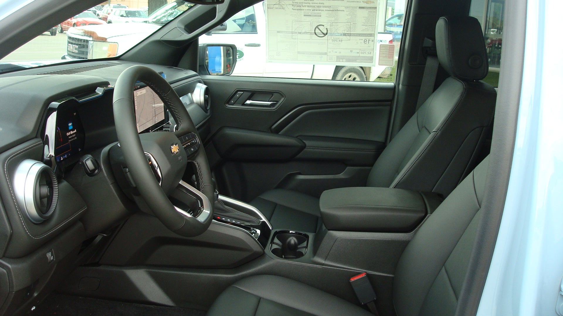 2025 Chevrolet Colorado WT/LT