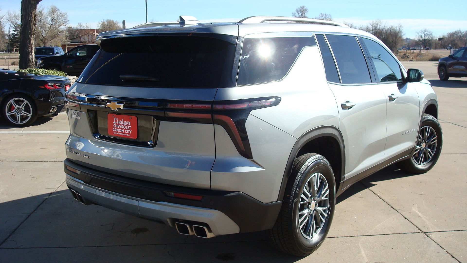 2025 Chevrolet Traverse LT