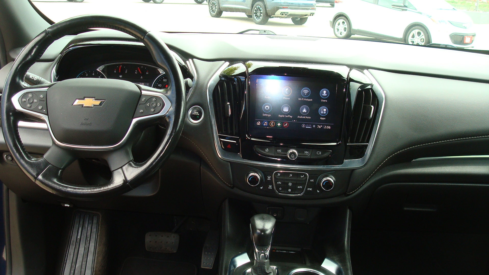 2022 Chevrolet Traverse LT Leather