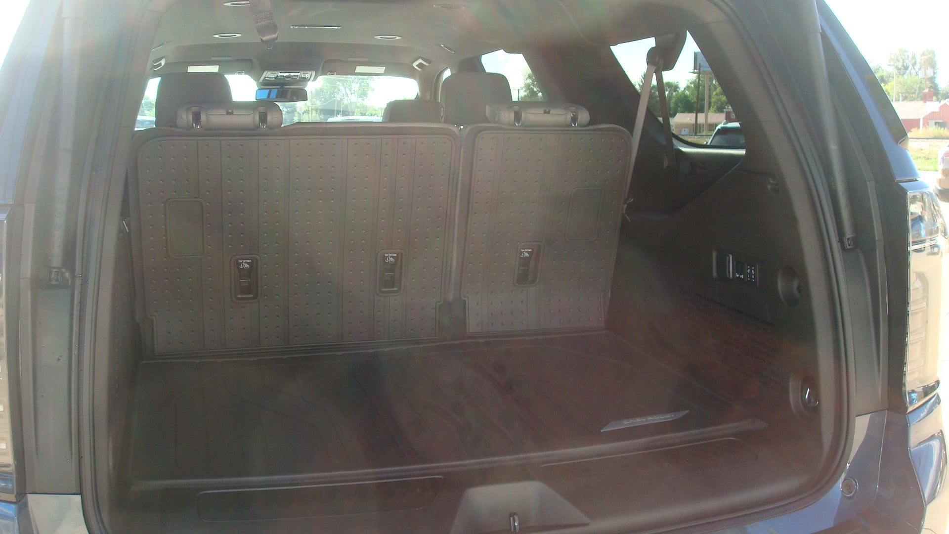 2027 Chevrolet Suburban LT