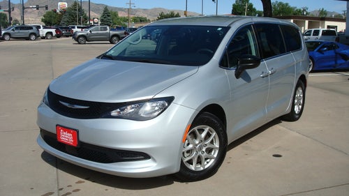 2024 Chrysler Voyager LX