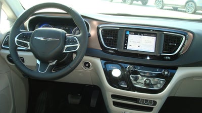 2024 Chrysler Voyager LX