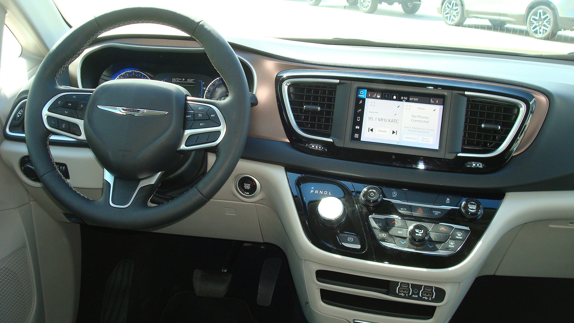 2024 Chrysler Voyager LX