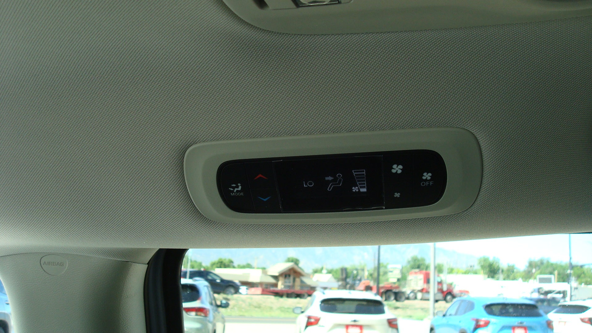 2024 Chrysler Voyager LX