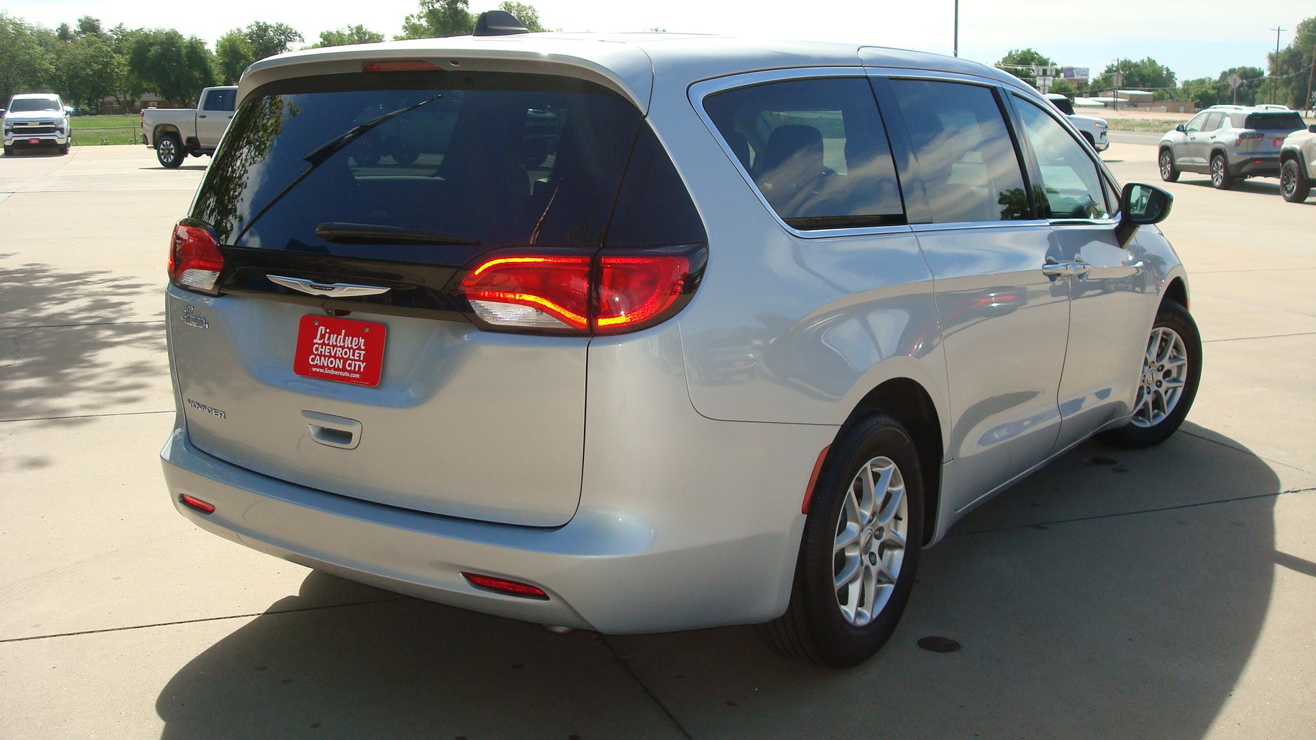 2024 Chrysler Voyager LX
