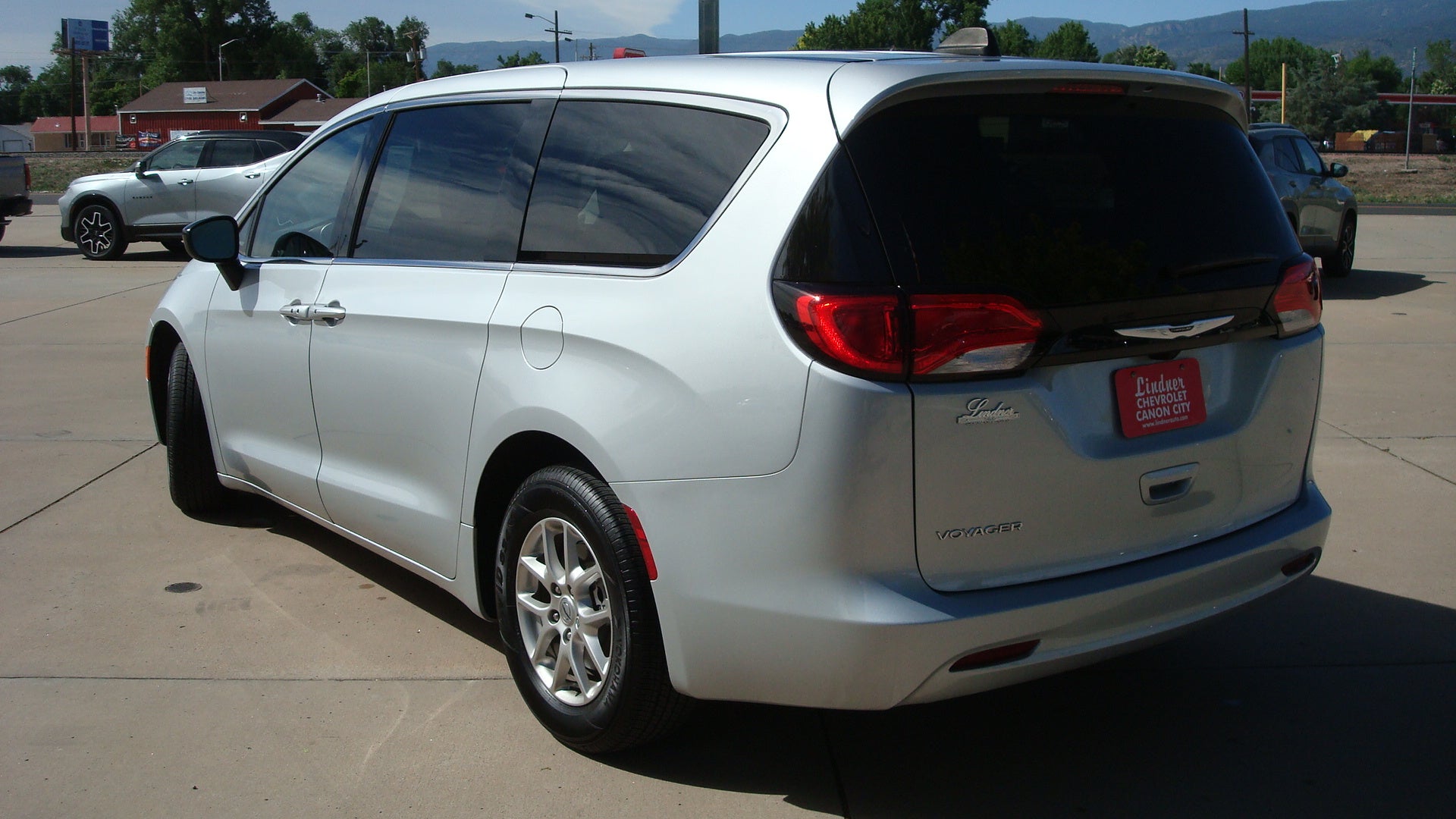 2024 Chrysler Voyager LX
