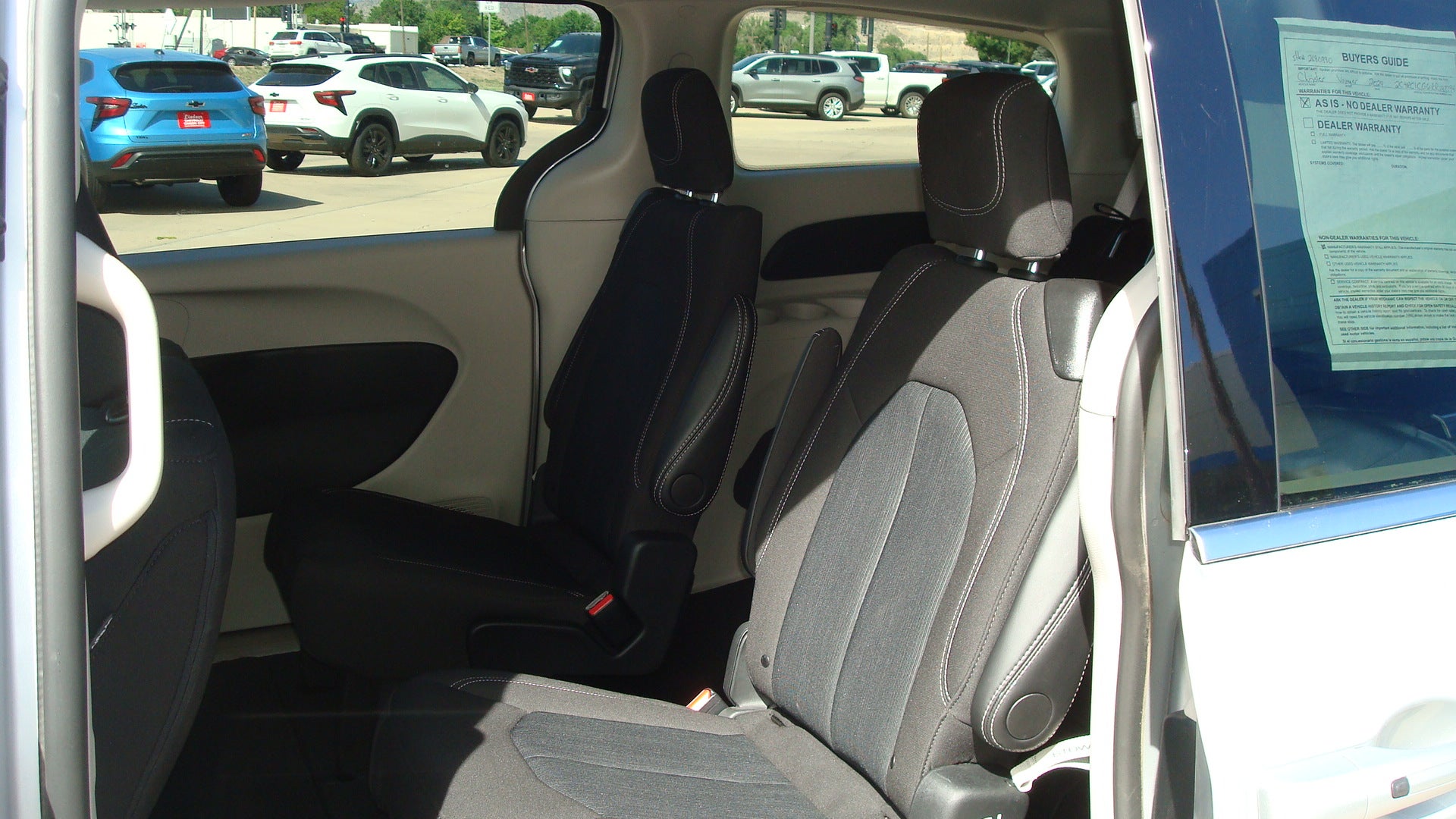 2024 Chrysler Voyager LX