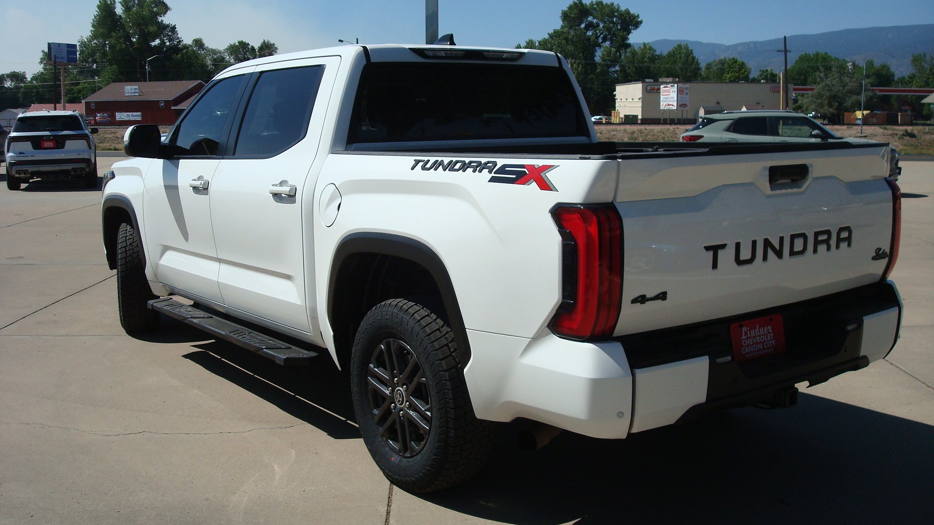 2024 Toyota Tundra 4WD SR5