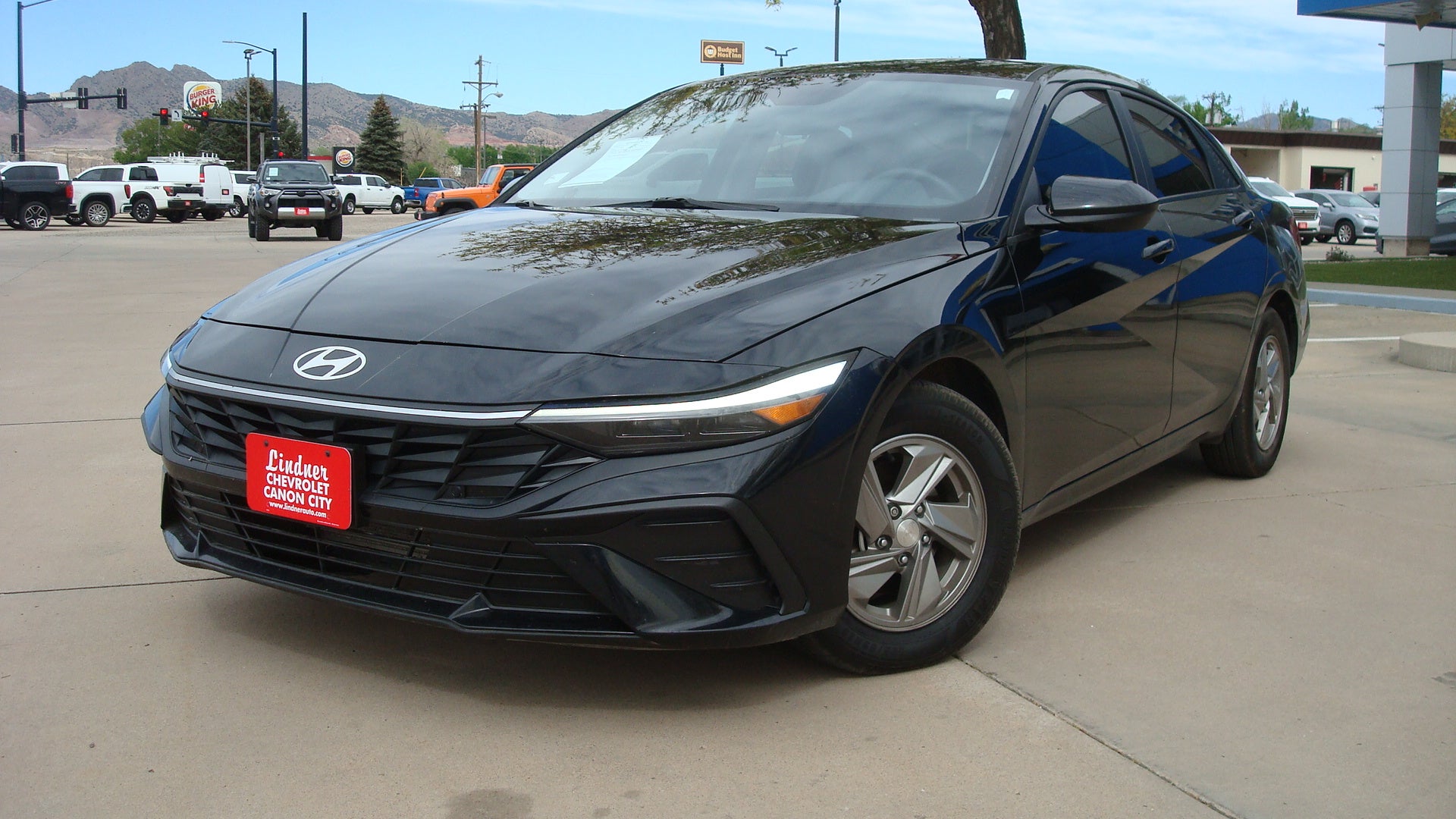 2024 Hyundai Elantra SE