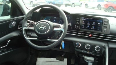 2024 Hyundai Elantra SE