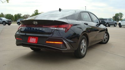 2024 Hyundai Elantra SE
